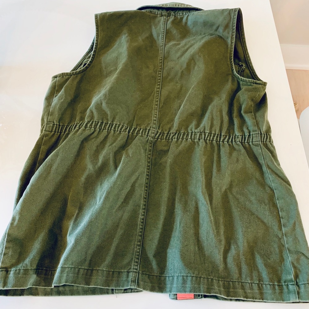 Vest - Picture 3 of 3